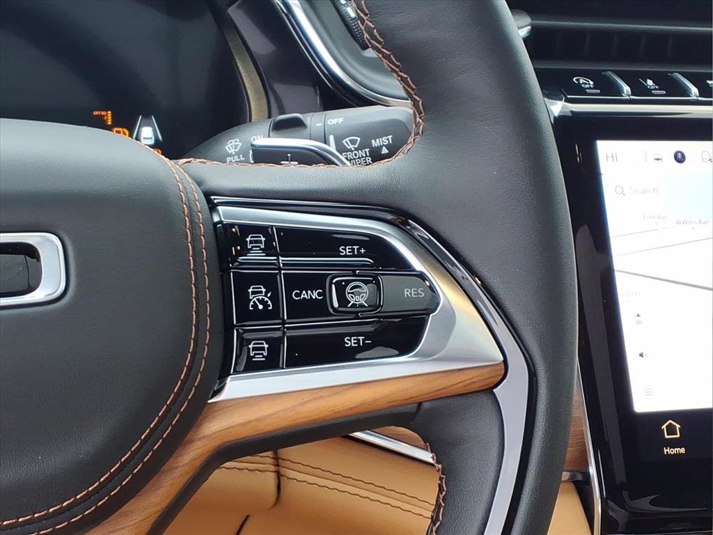 New 2025 Jeep Grand Cherokee Summit image 16
