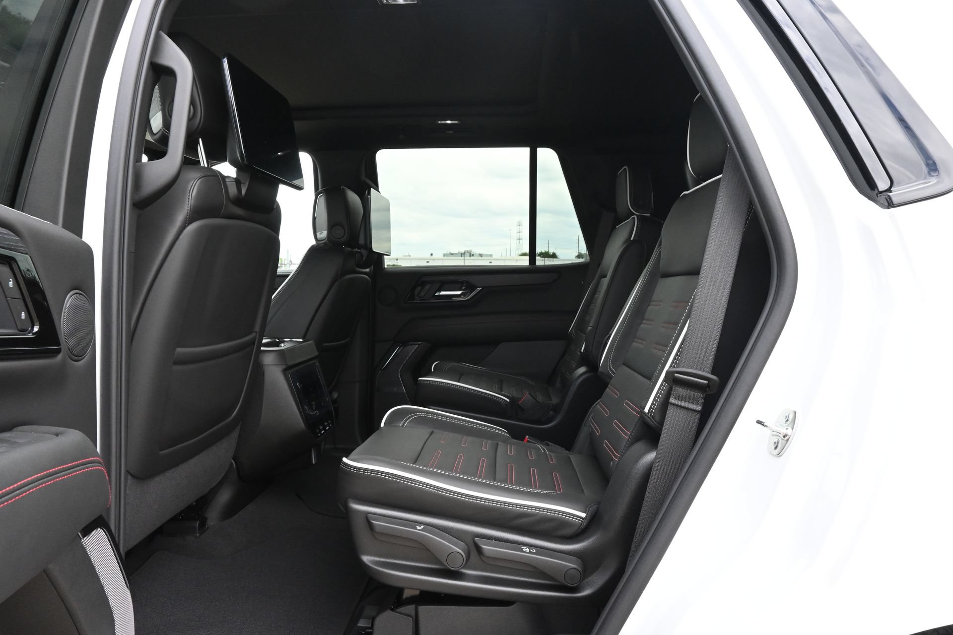 Used 2026 GMC Yukon AT4 Ultimate AWD/4WD image 21
