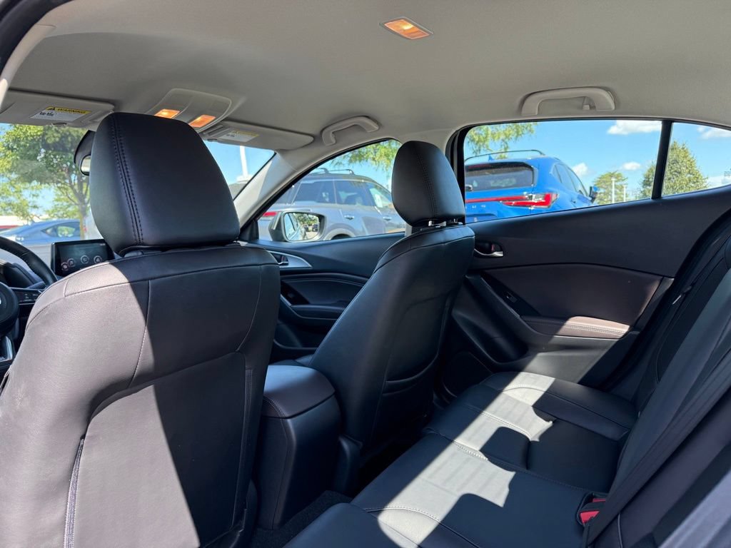 Used 2018 MAZDA MAZDA3 Touring FWD image 17