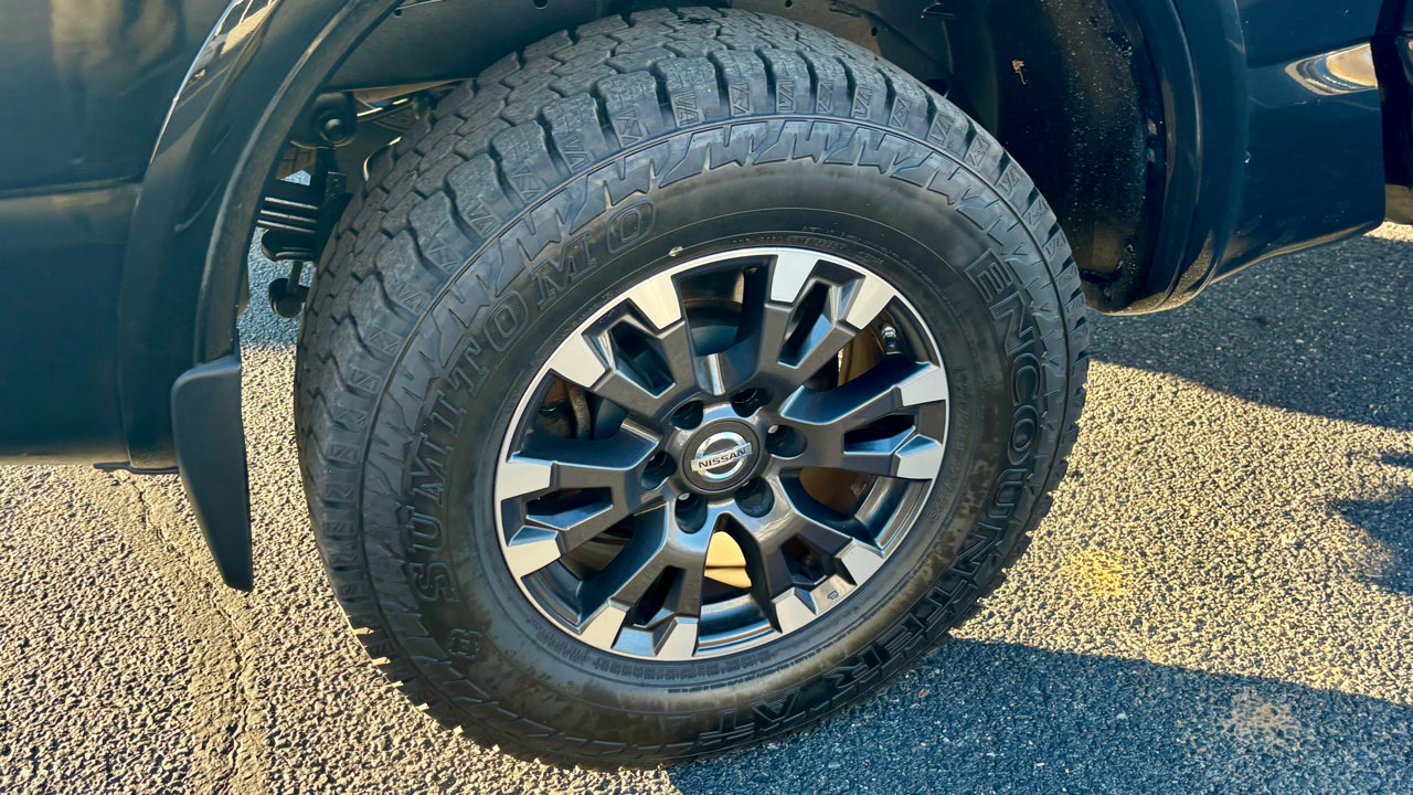 Used 2018 Nissan Titan PRO-4X w/ Pro-4x Convenience Package image 10