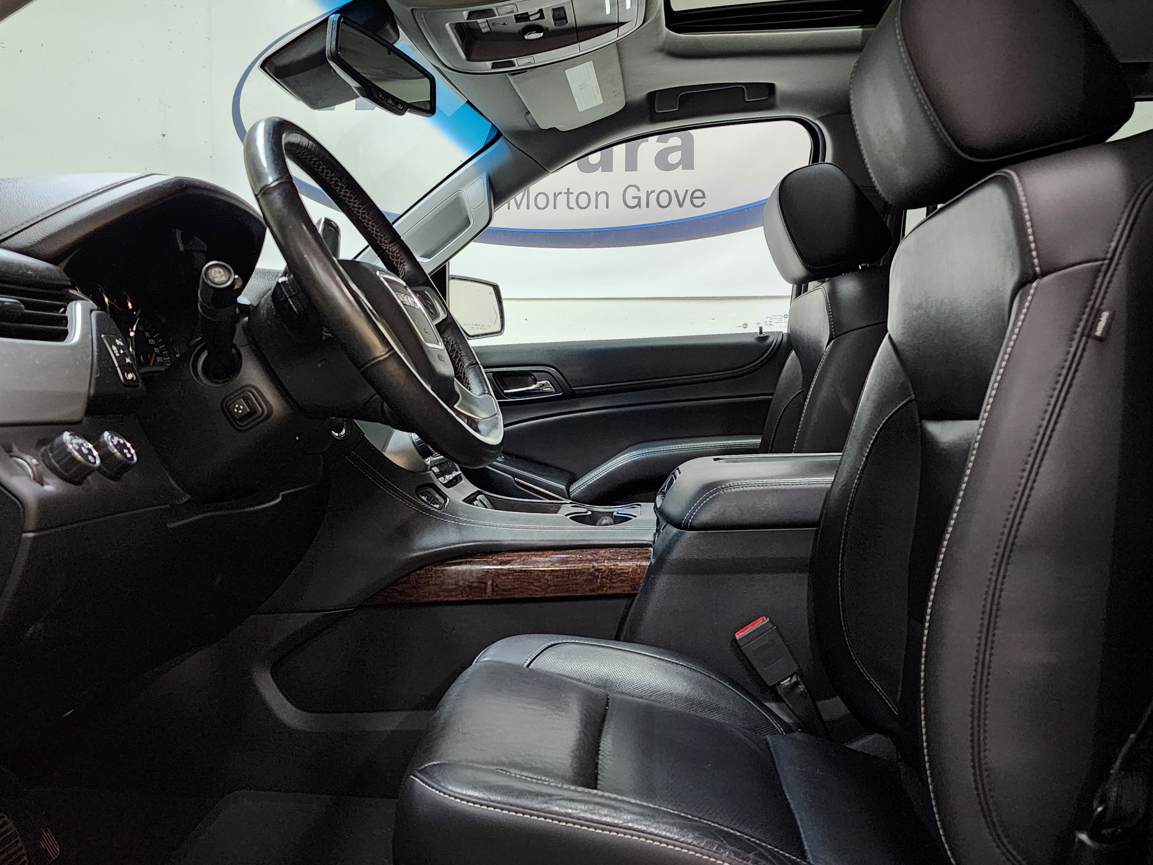Used 2018 GMC Yukon SLT w/ Premium Edition AWD/4WD image 15