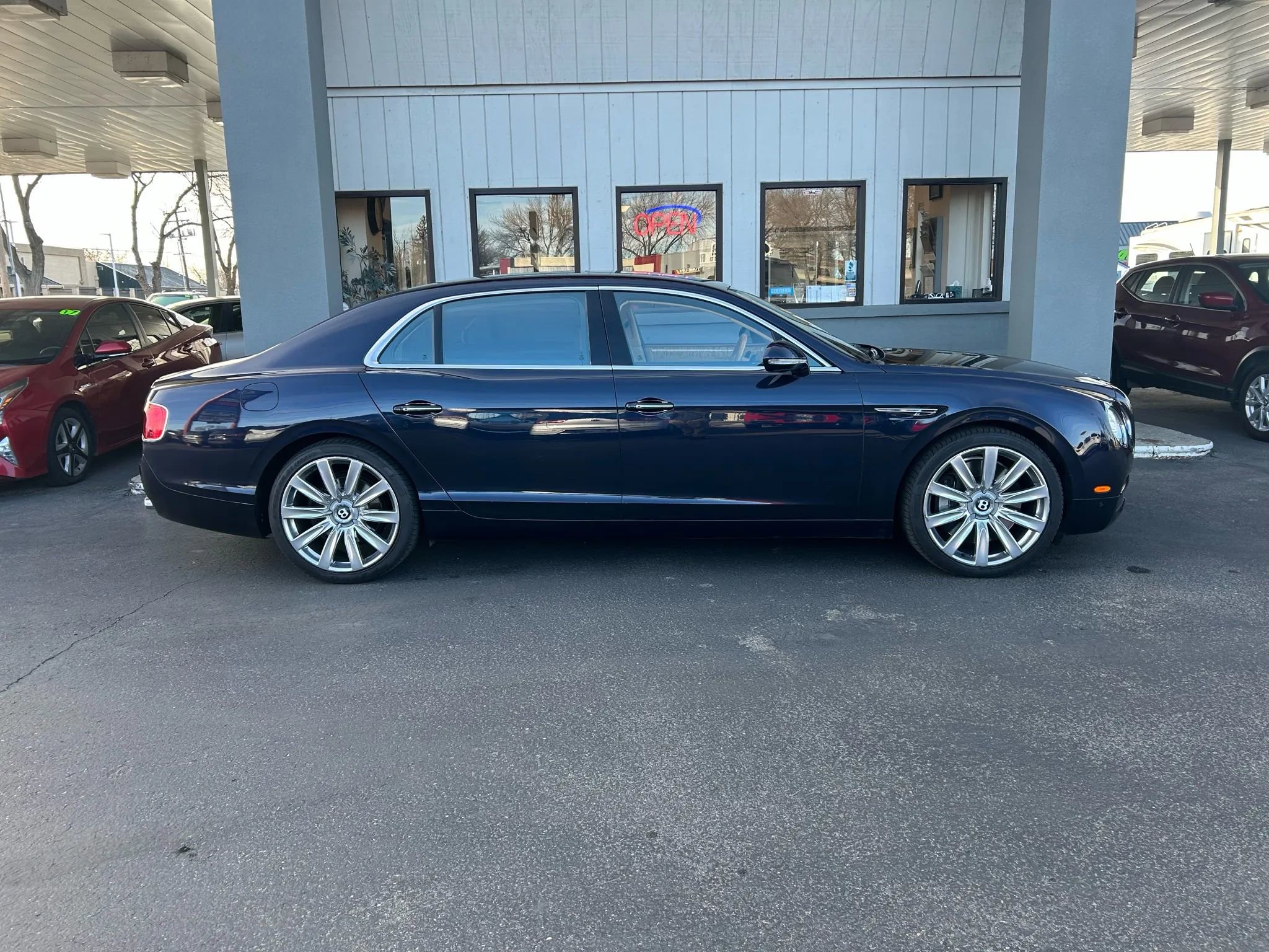 Used 2015 Bentley Flying Spur V8 image 33