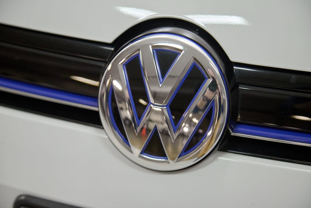 Used 2015 Volkswagen e-Golf Limited Edition image 5