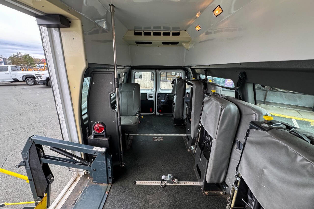 Used 2011 Ford E-350 and Econoline 350 Extended Super Duty w/ PWR Group RWD image 17