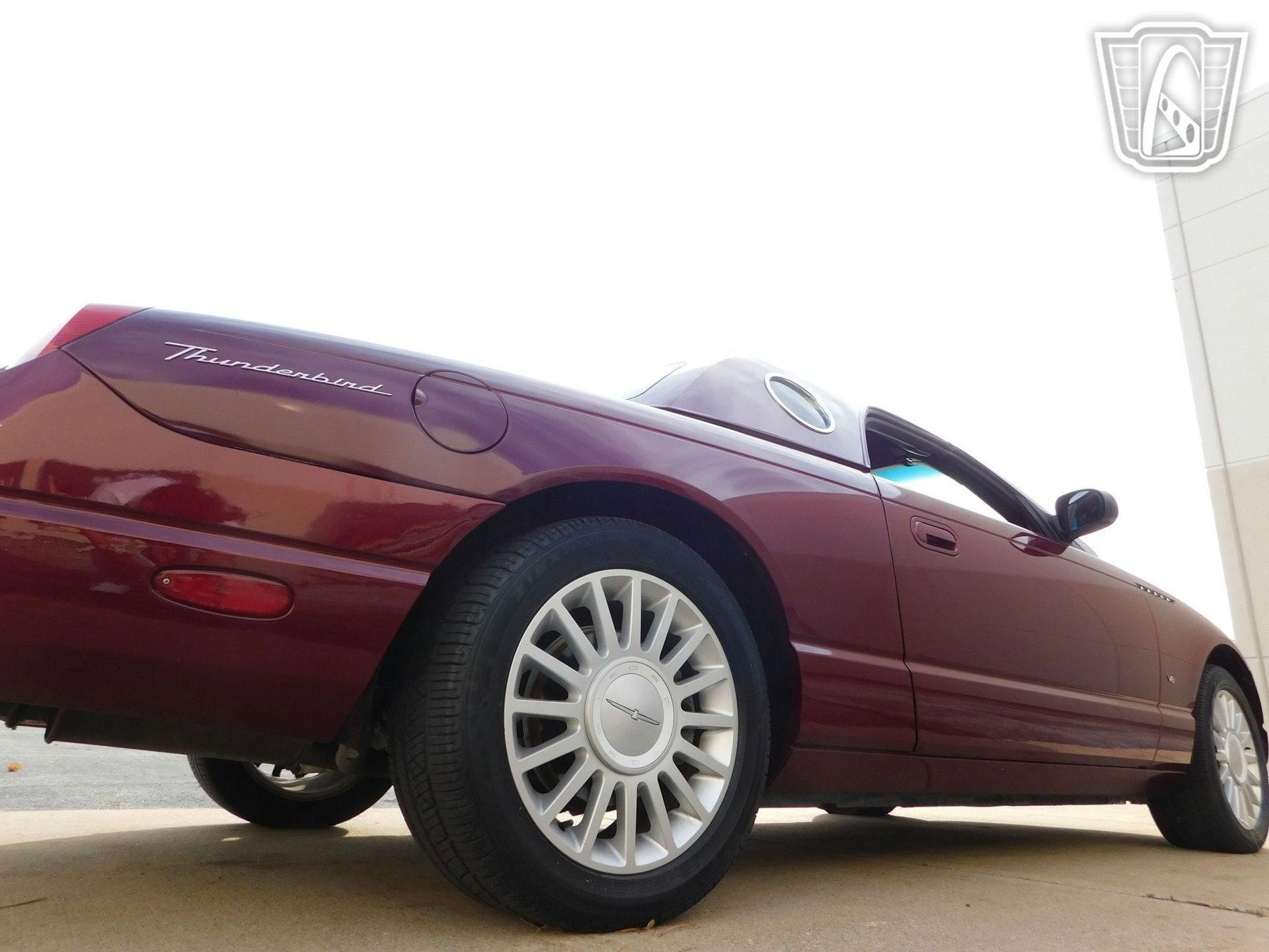 Used 2004 Ford Thunderbird image 22