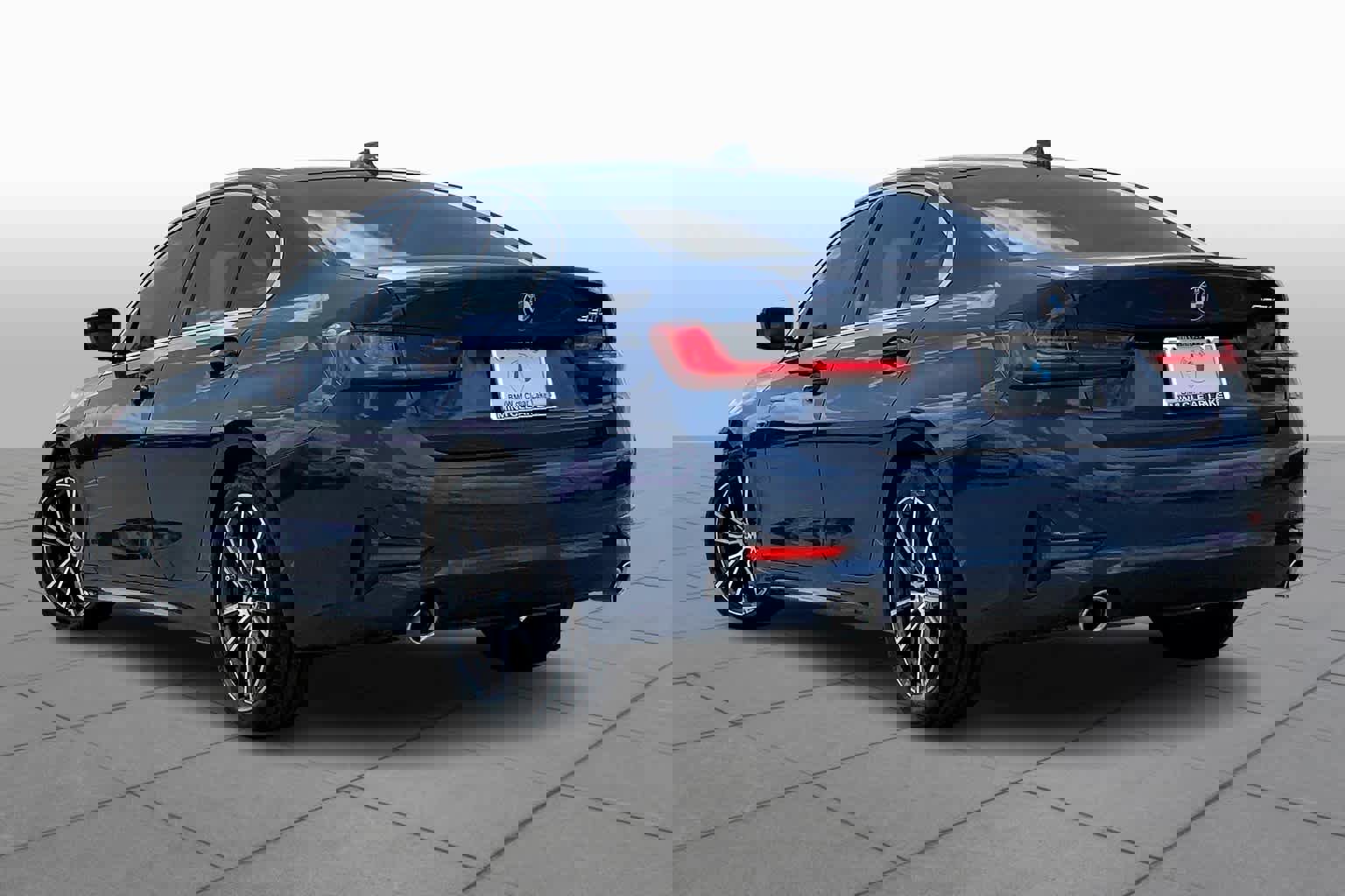 Used 2021 BMW 330i Sedan w/ Premium Package image 21