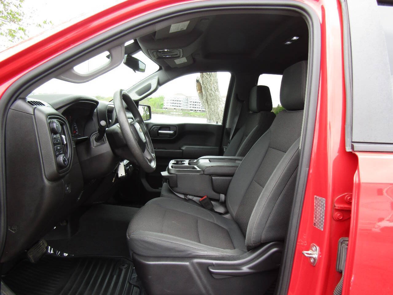 Used 2019 Chevrolet Silverado 1500 Custom w/ Custom Value Package AWD/4WD image 11