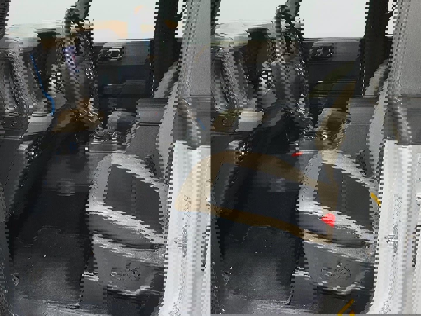 Used 2024 Ford Bronco Wildtrak image 8