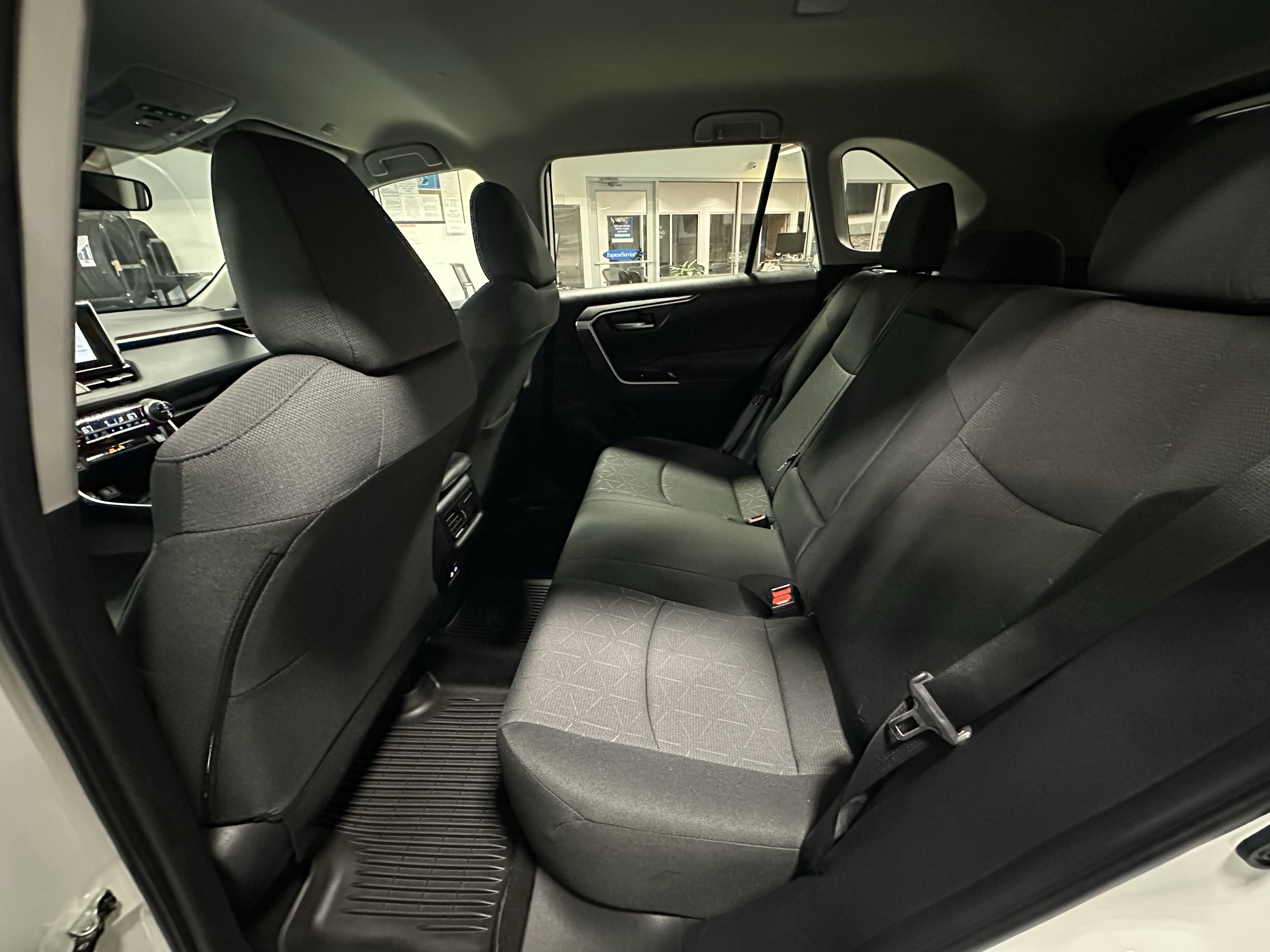 Used 2024 Toyota RAV4 XLE AWD/4WD image 20