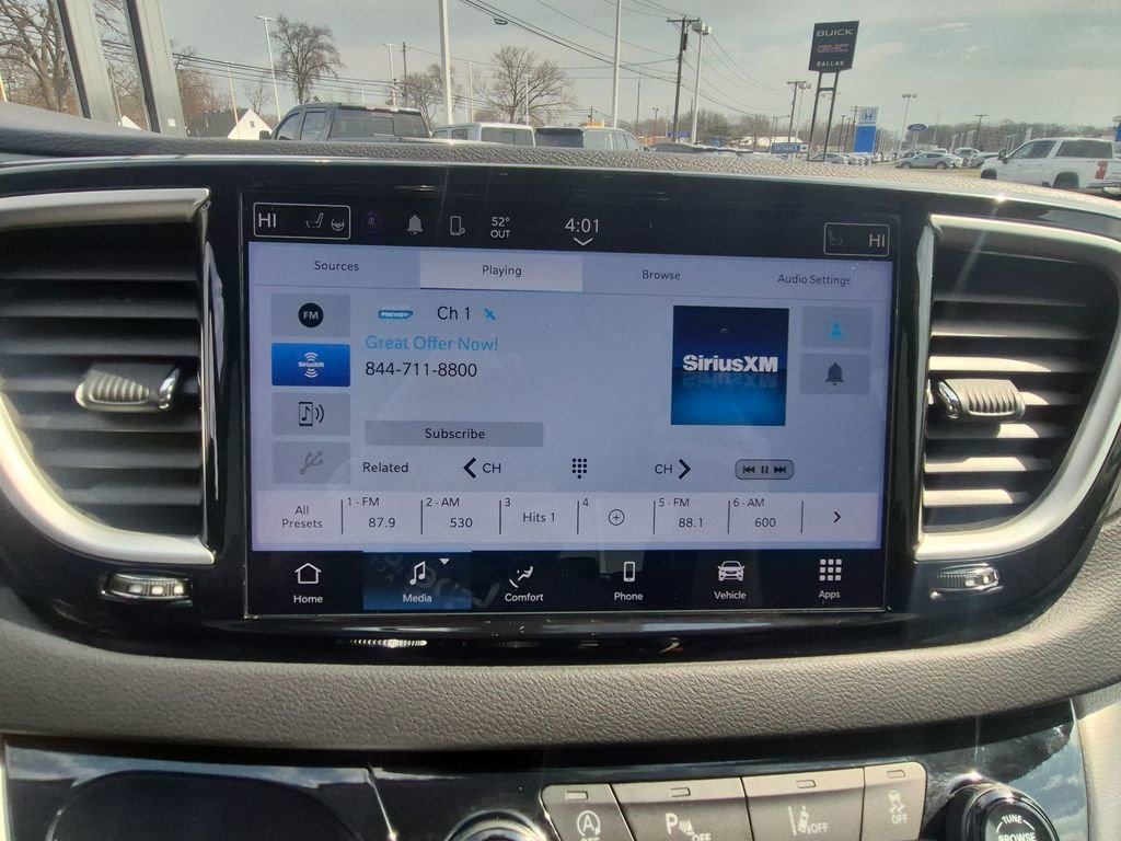 Used 2024 Chrysler Pacifica Touring-L FWD image 17