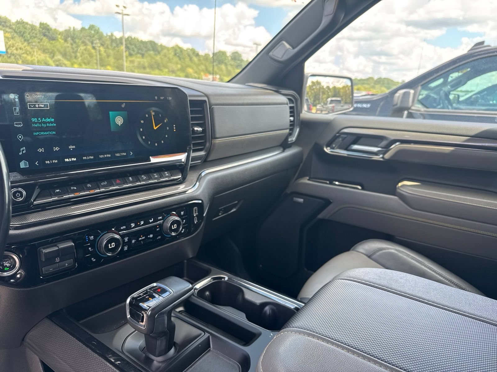 Used 2024 Chevrolet Silverado 1500 ZR2 w/ Technology Package AWD/4WD image 26