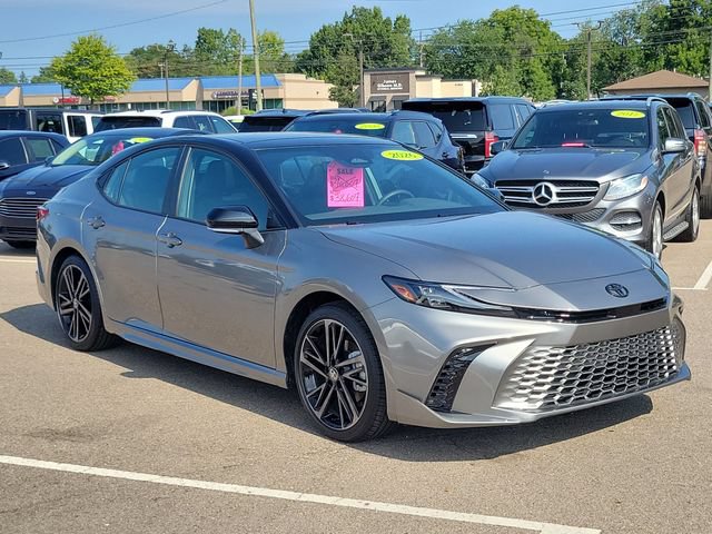 Used 2026 Toyota Camry XSE FWD image 3