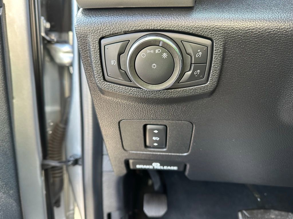 Used 2020 Ford F550 4x4 Crew Cab Super Duty w/ Lariat Value Package image 22