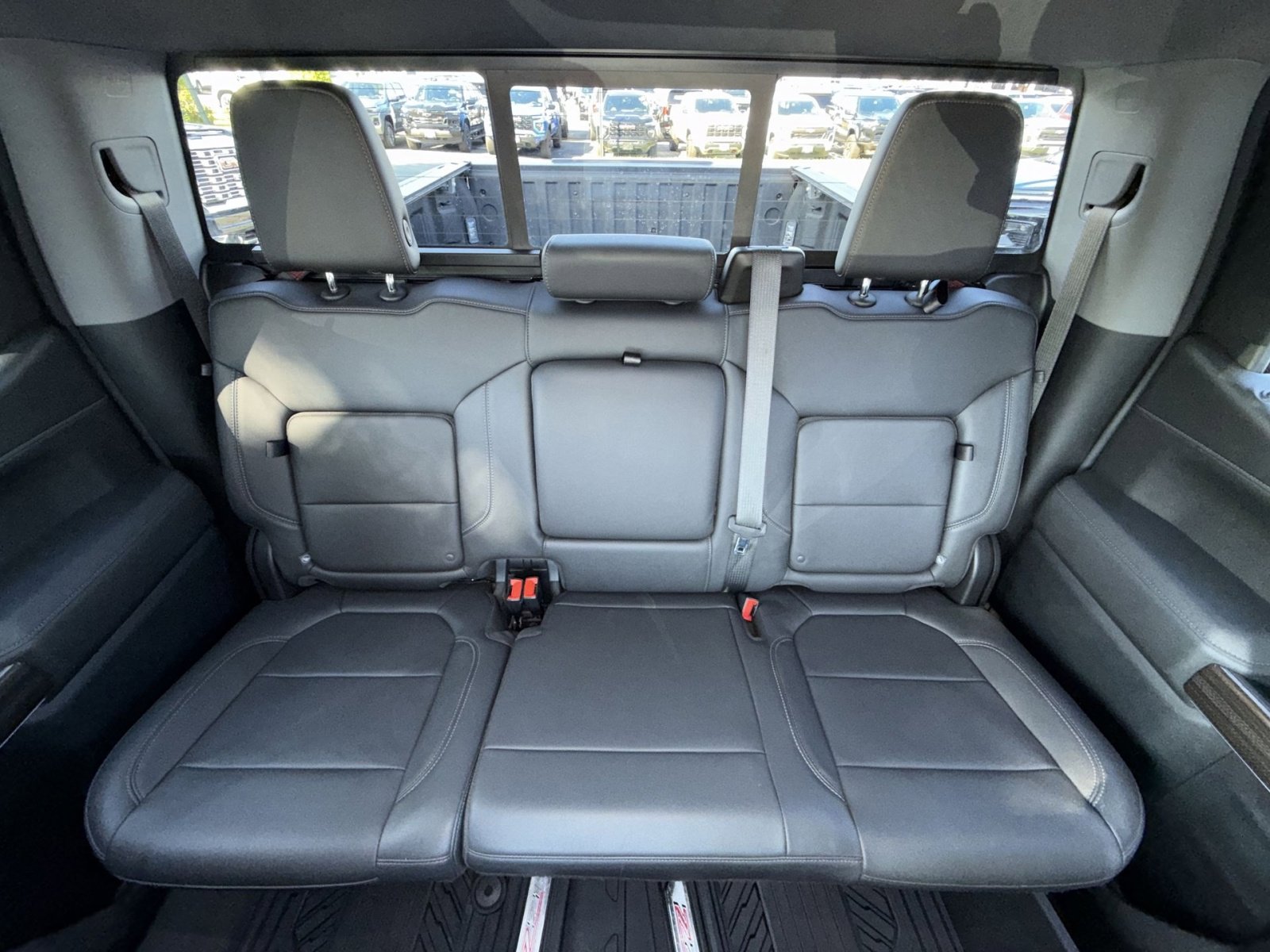 Used 2021 Chevrolet Silverado 1500 LT Trail Boss w/ Convenience Package II AWD/4WD image 25