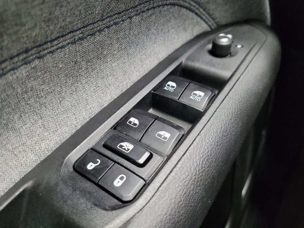 Used 2024 Jeep Compass Latitude image 27