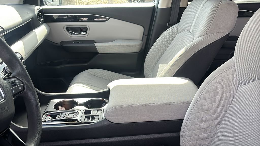 Used 2023 Honda Pilot LX image 24