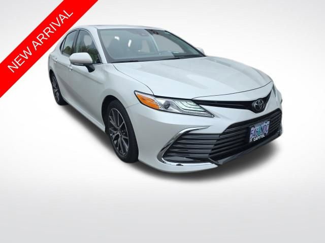 Used 2022 Toyota Camry XLE AWD/4WD image 1