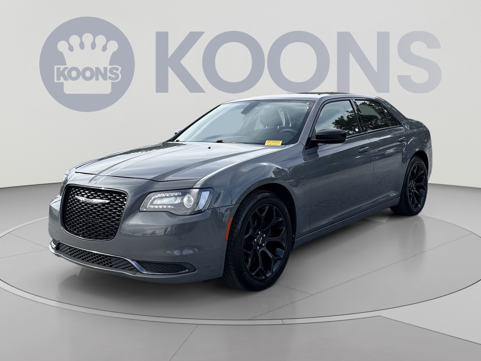 Used 2019 Chrysler 300 Touring w/ Sport Appearance Package RWD image 1