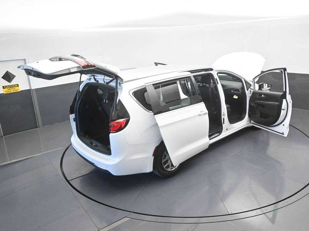 New 2026 Chrysler Pacifica Select FWD image 66