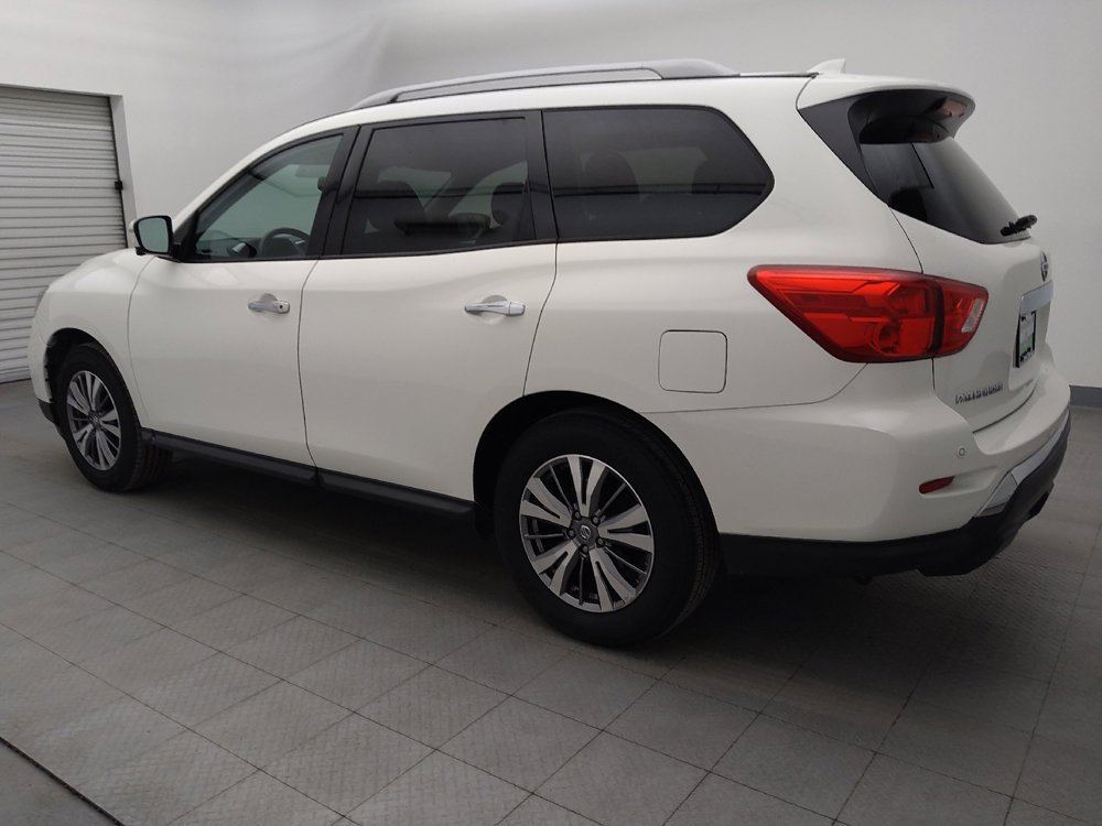 Used 2020 Nissan Pathfinder SL image 3
