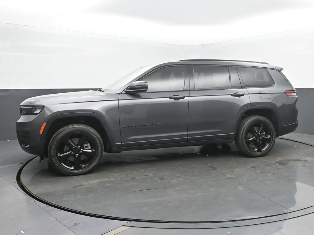 Used 2023 Jeep Grand Cherokee L Laredo AWD/4WD image 2