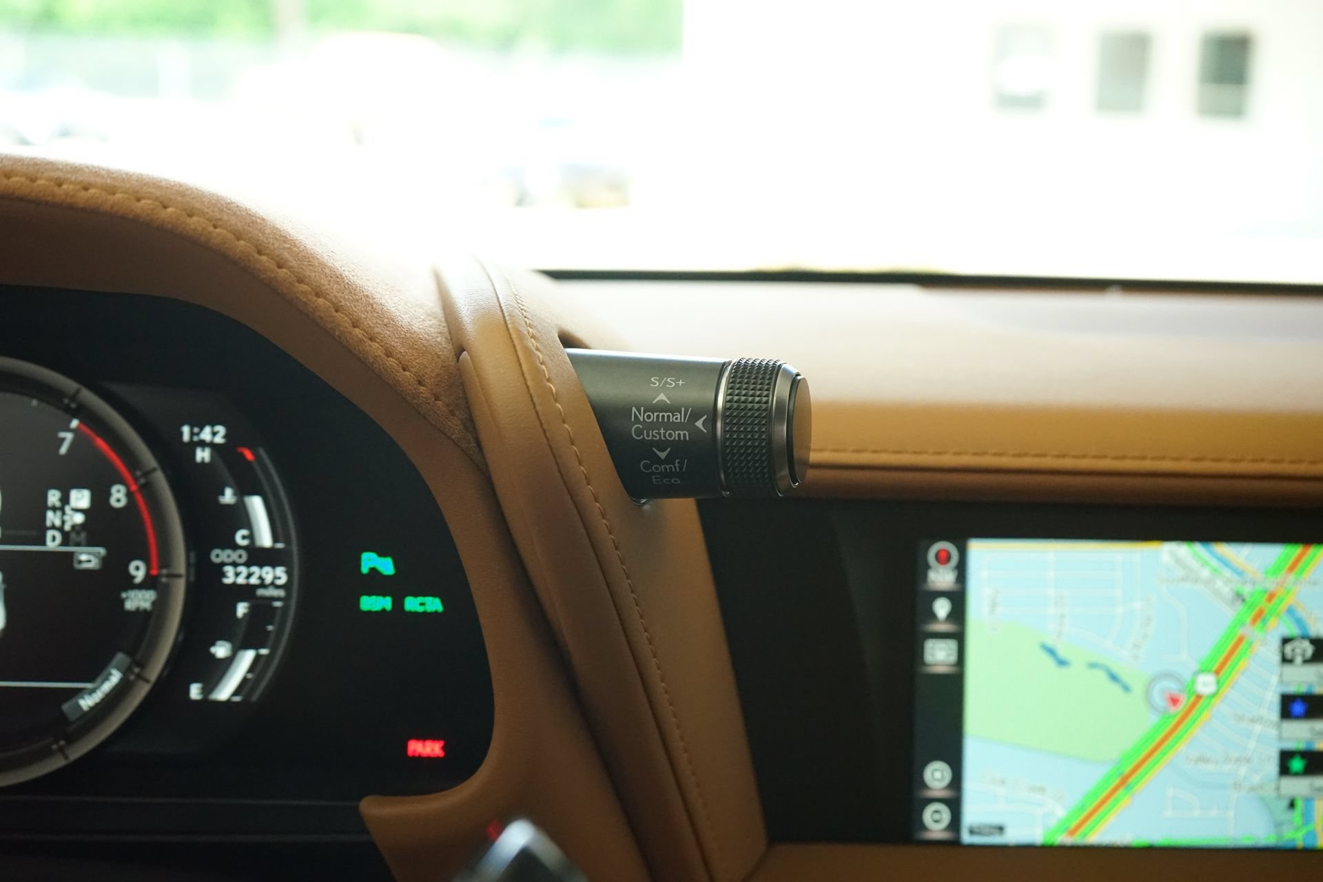 Used 2018 Lexus LC 500 Coupe w/ Performance Package RWD image 38