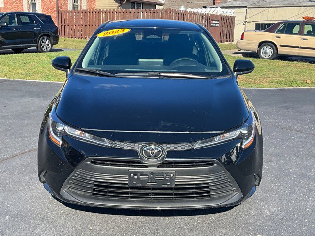 Used 2023 Toyota Corolla LE image 2