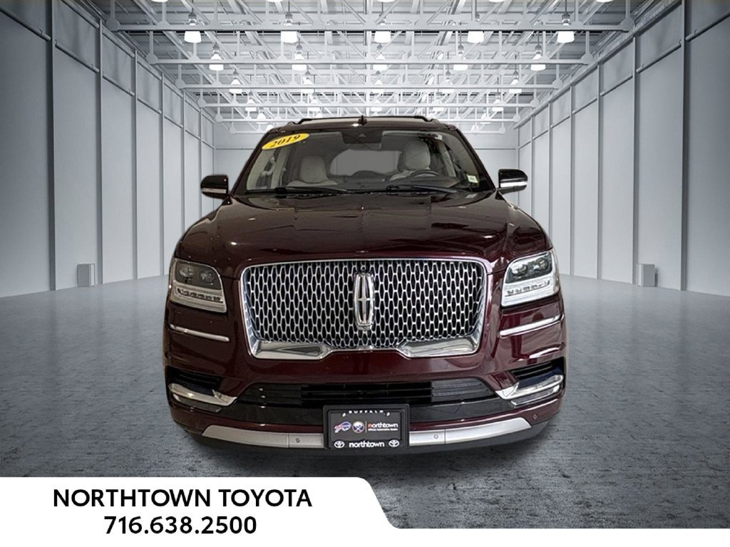 Used 2019 Lincoln Navigator Reserve w/ Cargo Package AWD/4WD image 3