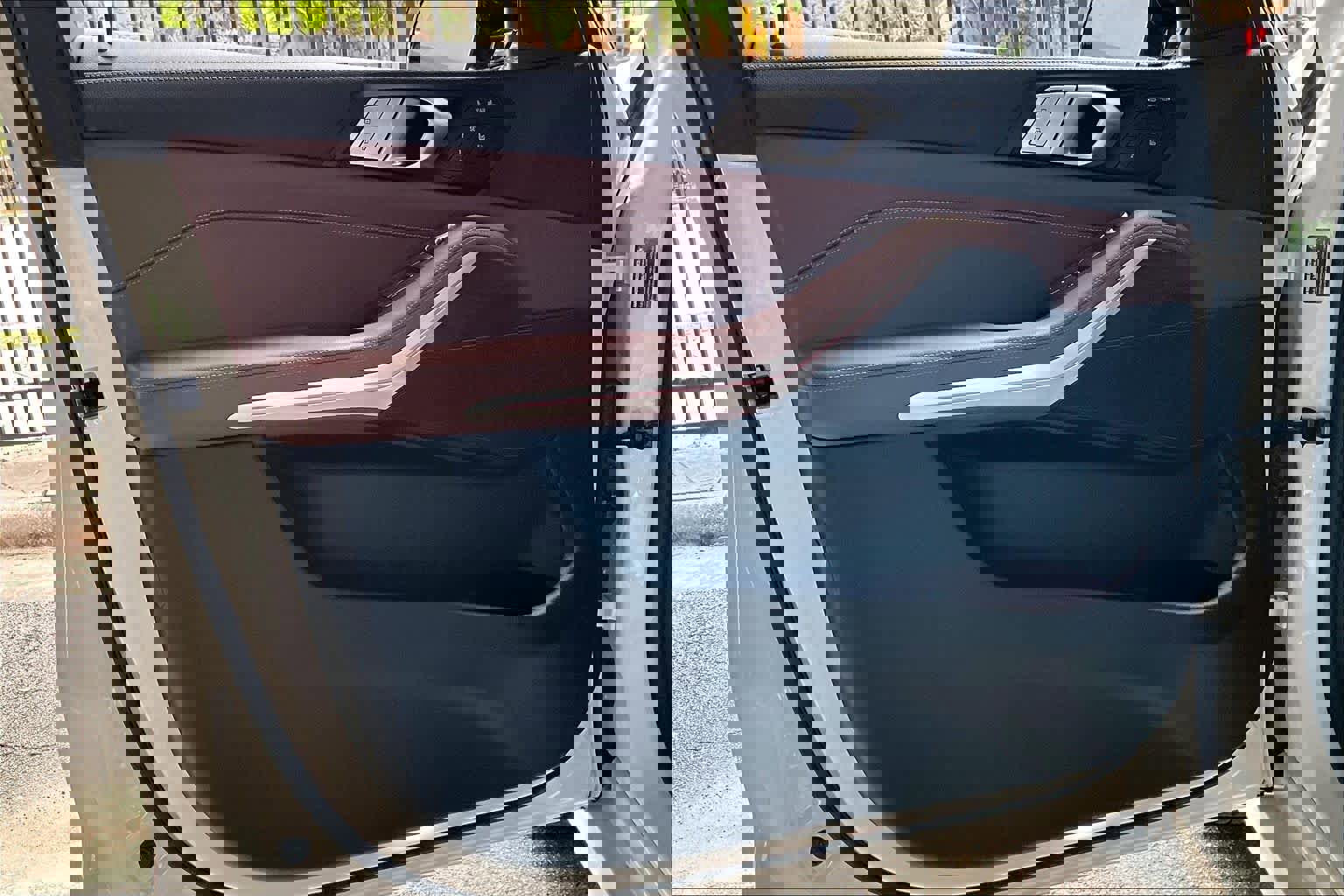 Used 2022 BMW X7 xDrive40i w/ Premium Package AWD/4WD image 21