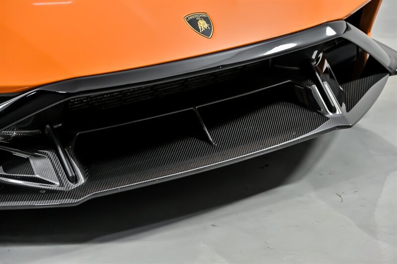 Used 2022 Lamborghini Huracan STO RWD image 5