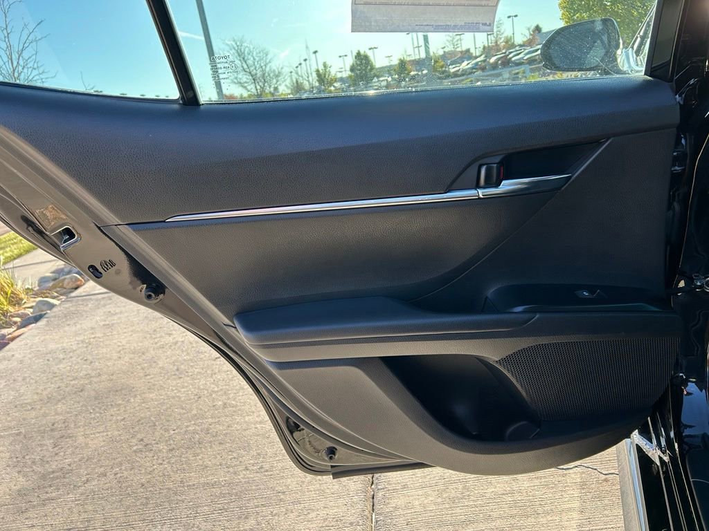 Used 2020 Toyota Camry SE FWD image 25