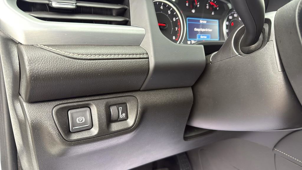 Used 2023 GMC Acadia SLE FWD image 18