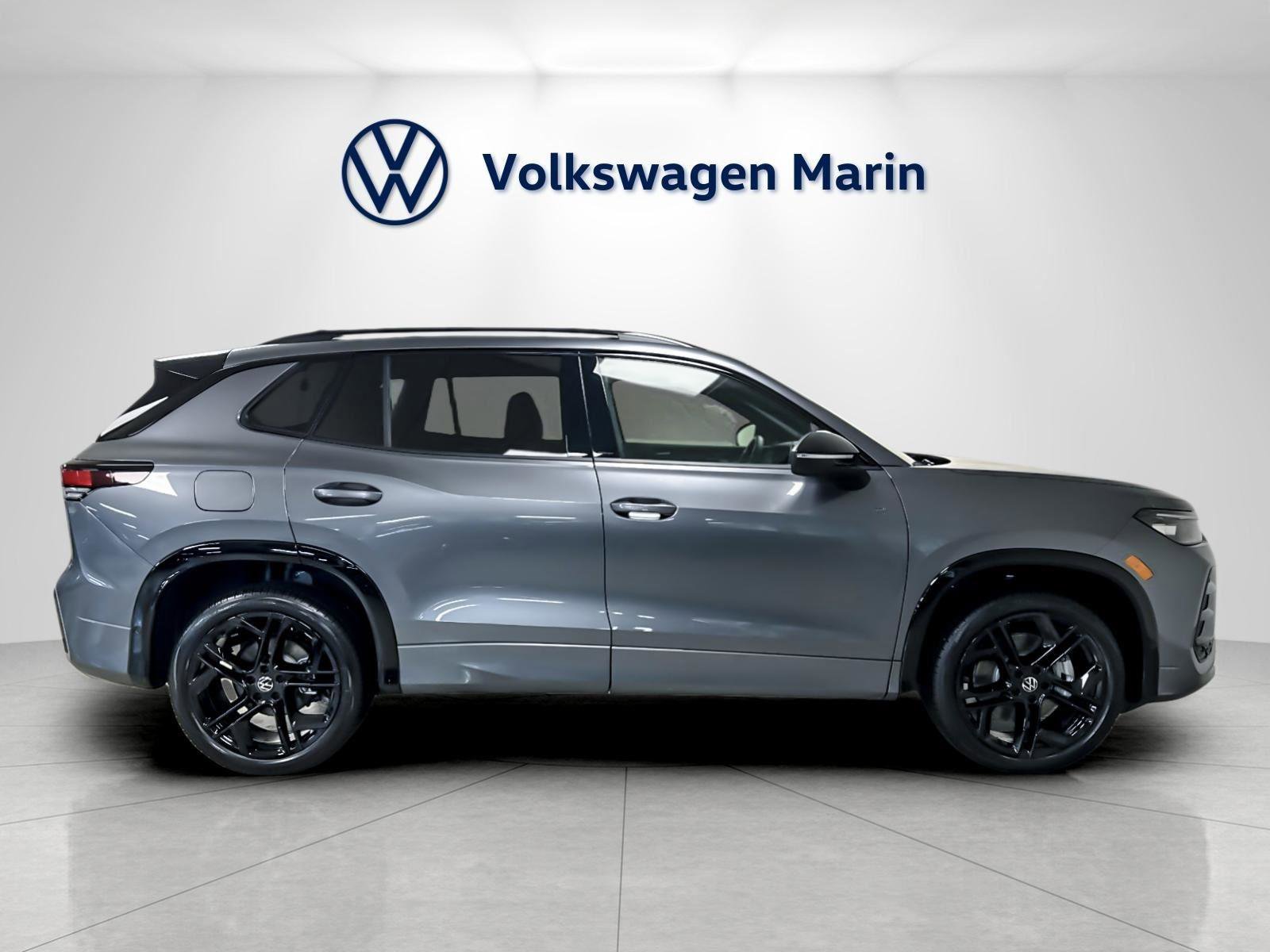 New 2026 Volkswagen Tiguan SE R-Line image 6