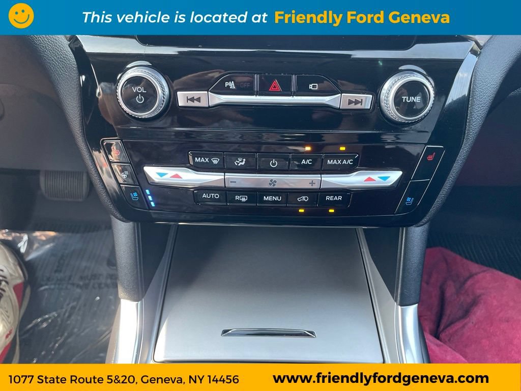 Used 2023 Ford Explorer Limited w/ Equipment Group 301A AWD/4WD image 23