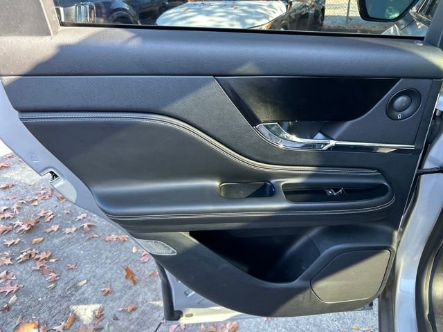 Used 2020 Lincoln Corsair Reserve w/ Elements Package image 17