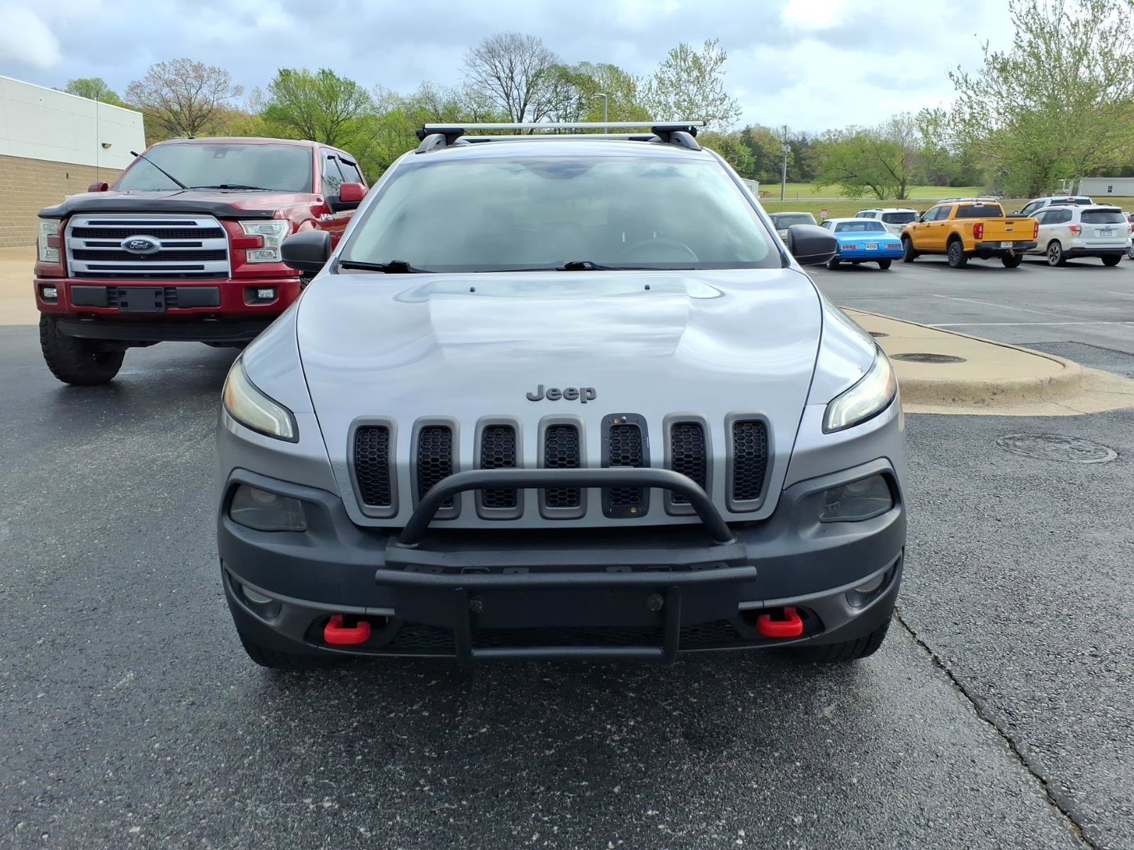 Used 2014 Jeep Cherokee Trailhawk image 2