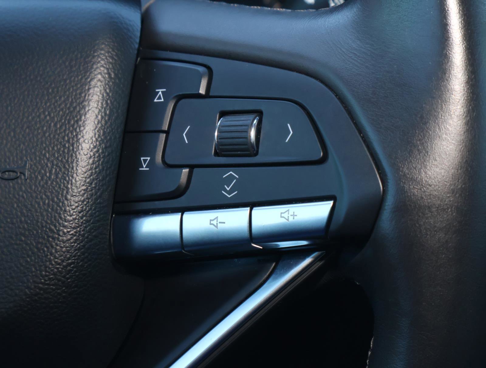 Certified 2024 Cadillac XT6 Luxury image 30