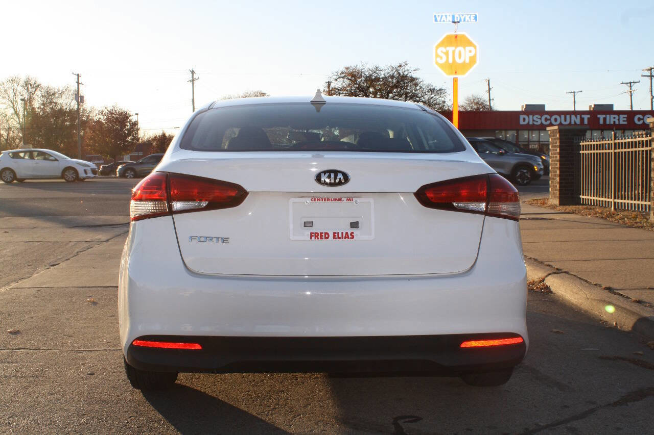 Used 2017 Kia Forte LX image 5