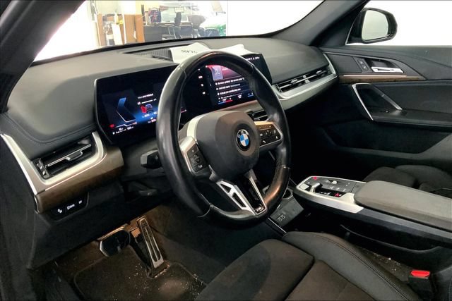 Used 2023 BMW X1 xDrive28i w/ M Sport Package AWD/4WD image 7