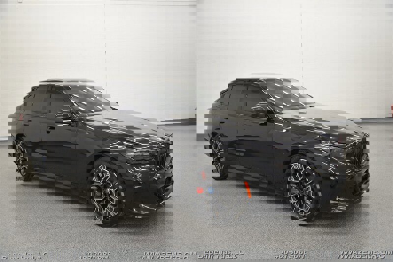 Used 2025 BMW i5 eDrive40i w/ M Sport Package image 8