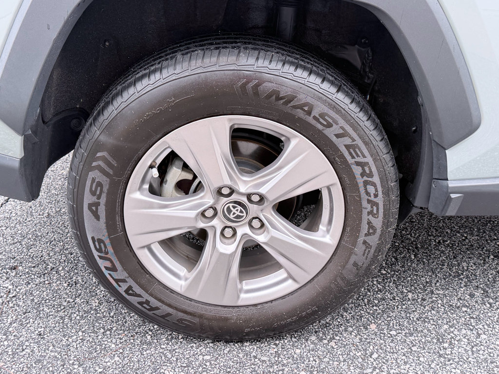 Used 2022 Toyota RAV4 XLE w/ Convenience Package FWD image 36