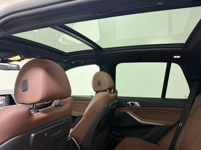 Used 2022 BMW X5 xDrive40i w/ Premium Package AWD/4WD image 15