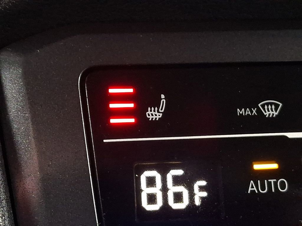 Certified 2022 Volkswagen Tiguan SE image 24