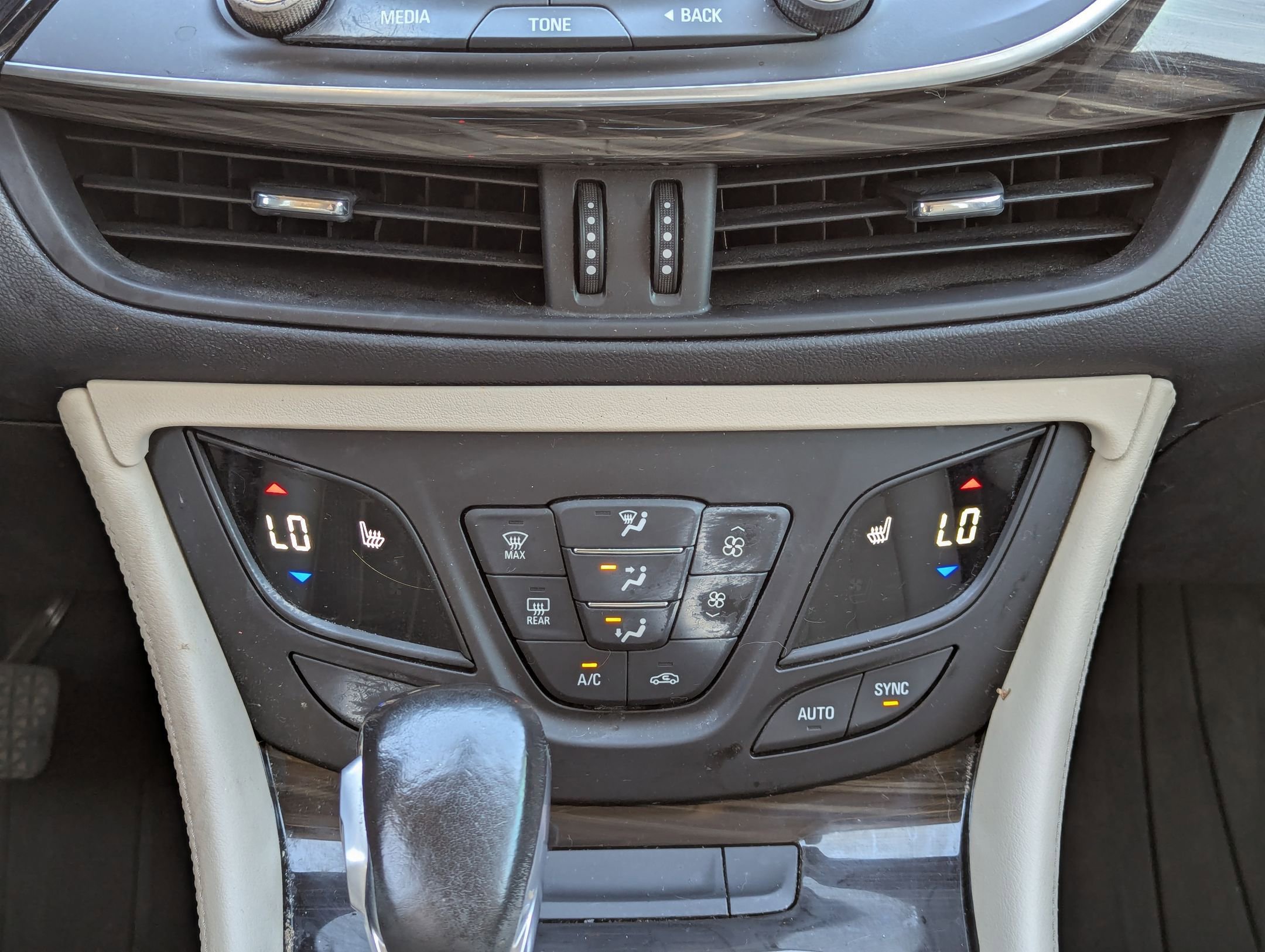 Used 2020 Buick Envision Preferred w/ LPO, Cargo Package image 13