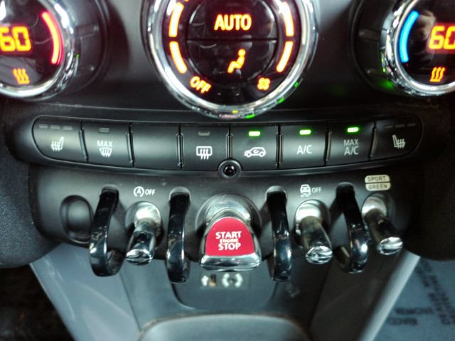 Used 2018 MINI Cooper Convertible FWD image 36