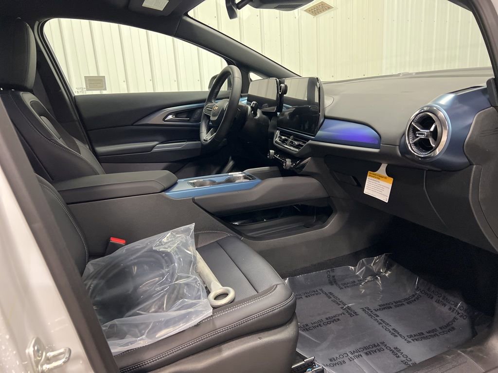 New 2026 Chevrolet Equinox EV LT image 6