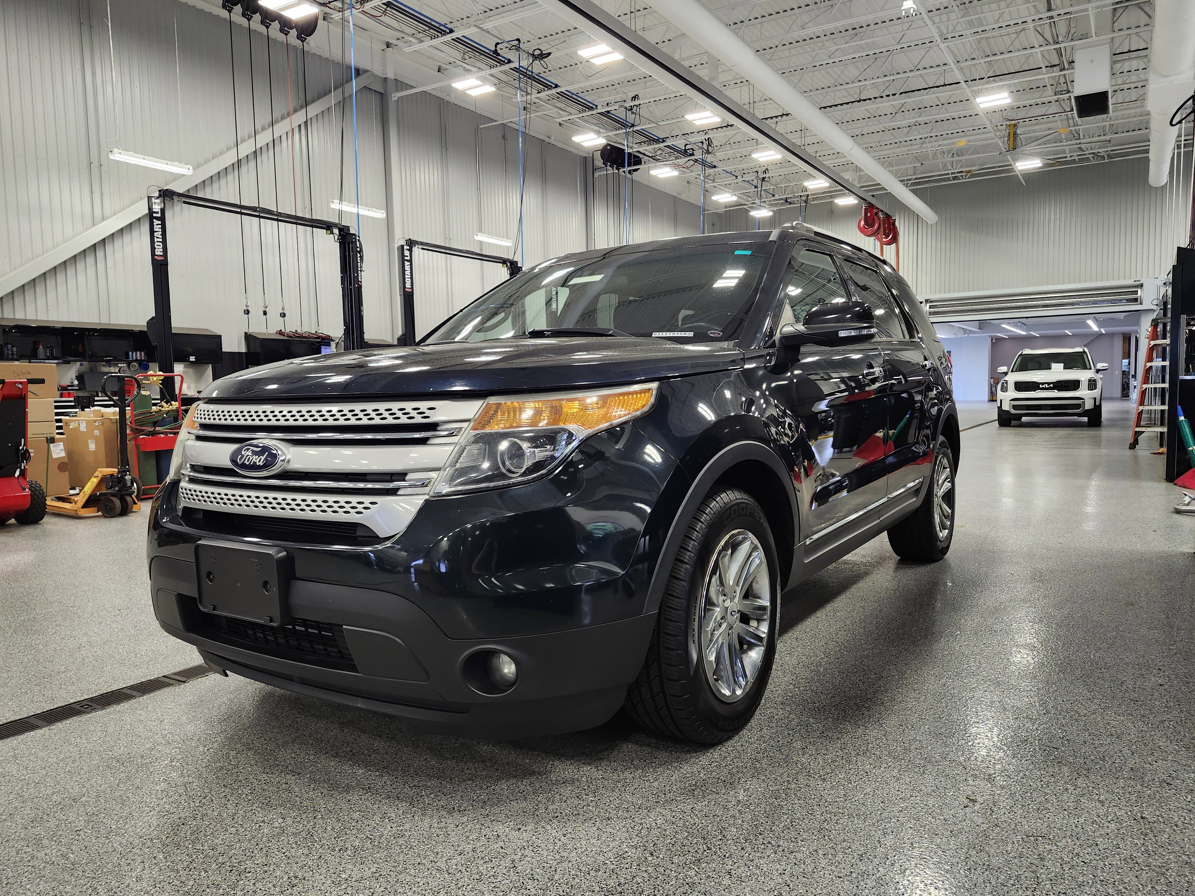 Used 2014 Ford Explorer XLT image 26