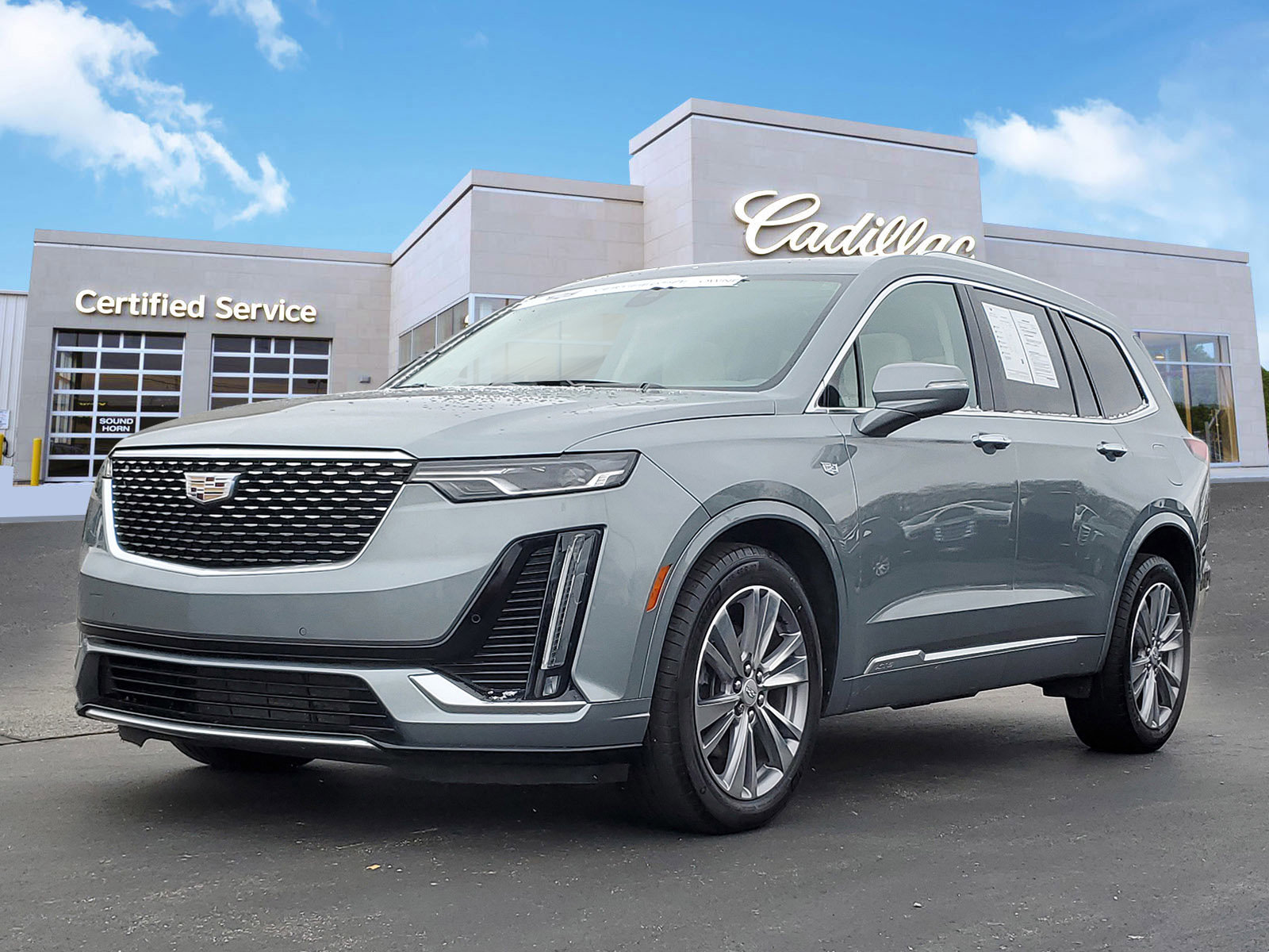 Used 2023 Cadillac XT6 Premium Luxury image 1