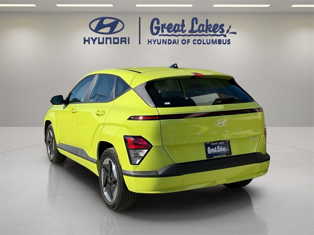 Certified 2024 Hyundai Kona SE image 3