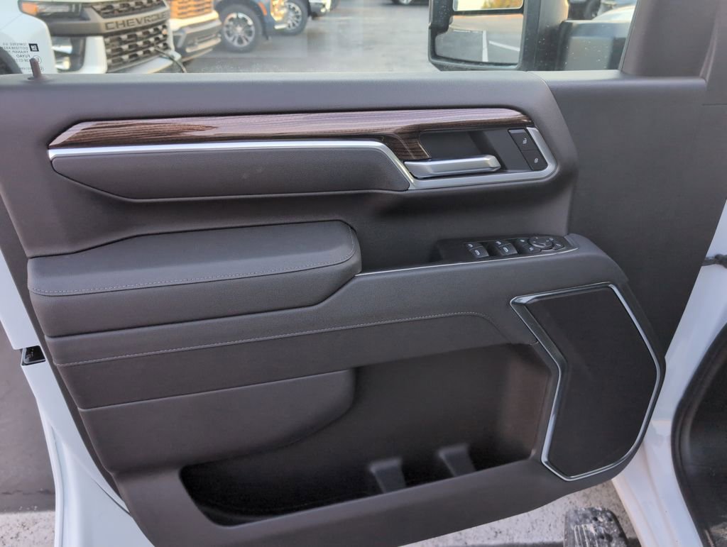 New 2026 Chevrolet Silverado 3500 LT image 15